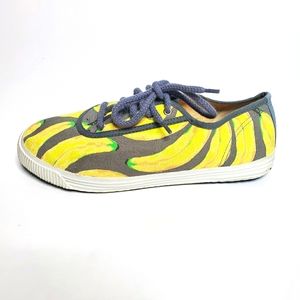 Startas Women's 8 39 Banana Shoes Canvas
